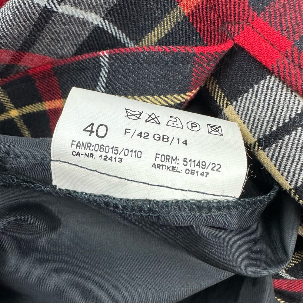 Basler Red Black Plaid Wool Pleated Skirt Side Slits Size 10 - Picture 13 of 13